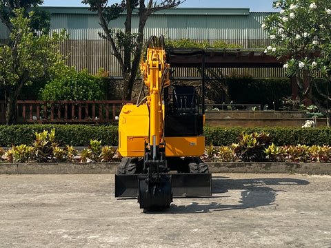 037.02 Komatsu PC28UU Mini Excavator S/N 3807