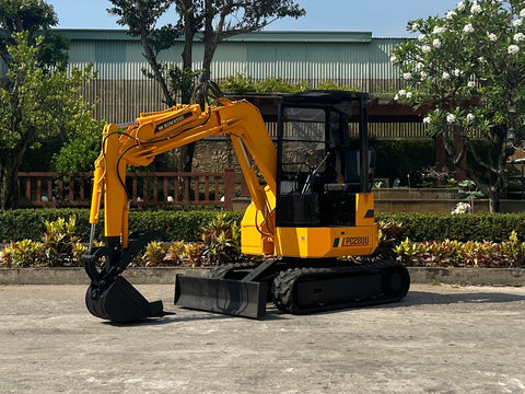 037.02 Komatsu PC28UU Mini Excavator S/N 3807