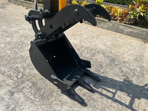 037.02 Komatsu PC28UU Mini Excavator S/N 3807