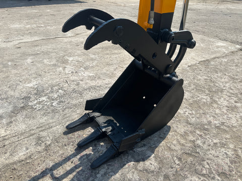 037.02 Komatsu PC28UU Mini Excavator S/N 3807