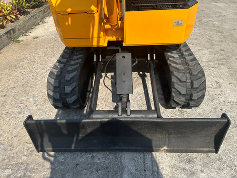 037.02 Komatsu PC28UU Mini Excavator S/N 3807