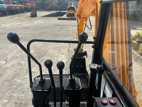 037.02 Komatsu PC28UU Mini Excavator S/N 3807