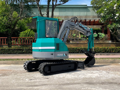 026.04 Komatsu PC28UU Mini Excavator S/N 6445