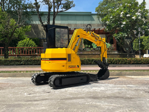 026.03 Komatsu PC28UU Mini Excavator S/N 5786