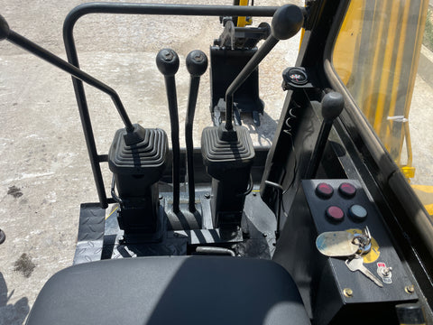 026.03 Komatsu PC28UU Mini Excavator S/N 5786