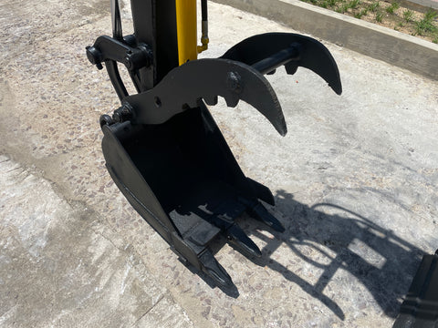 026.03 Komatsu PC28UU Mini Excavator S/N 5786