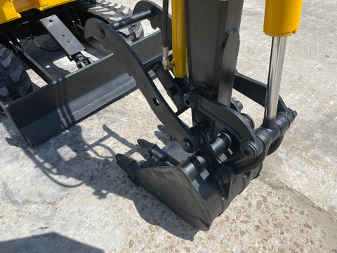 026.03 Komatsu PC28UU Mini Excavator S/N 5786