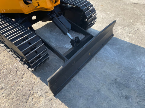 025.01 Komatsu PC10-3 Mini Excavator S/N 5976