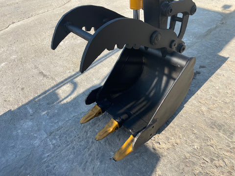 025.01 Komatsu PC10-3 Mini Excavator S/N 5976