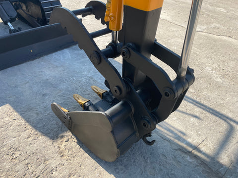 025.01 Komatsu PC10-3 Mini Excavator S/N 5976