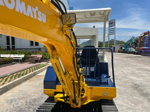 026.01 Komatsu PC10-5 Mini Excavator S/N 8727