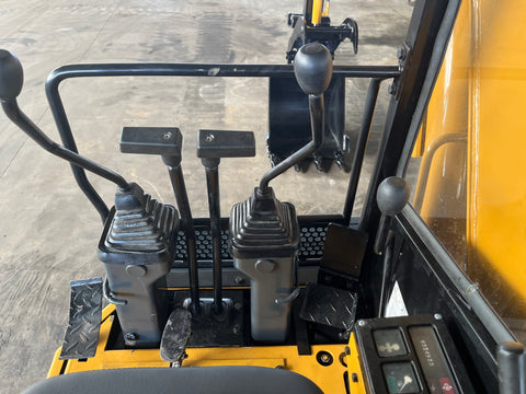 028.04 Komatsu PC50UU Mini Excavator S/N 6760