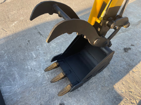 025.03 Komatsu PC20-3 Mini Excavator S/N 17388