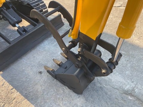 025.03 Komatsu PC20-3 Mini Excavator S/N 17388