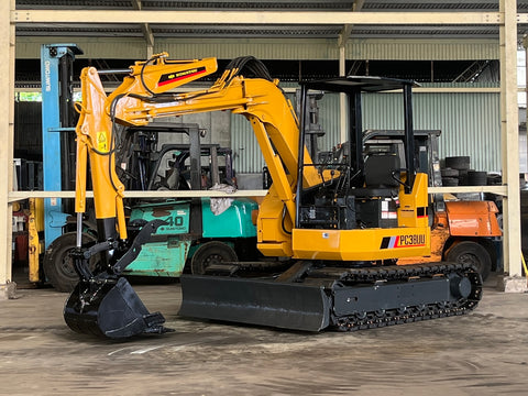 028.01 Komatsu PC38UU Mini Excavator S/N 1930