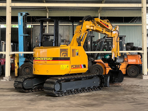 028.01 Komatsu PC38UU Mini Excavator S/N 1930