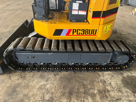 028.01 Komatsu PC38UU Mini Excavator S/N 1930