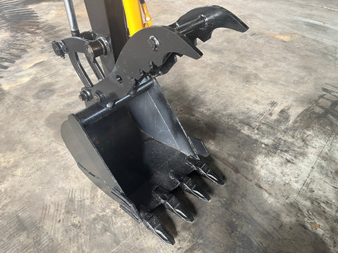 028.01 Komatsu PC38UU Mini Excavator S/N 1930