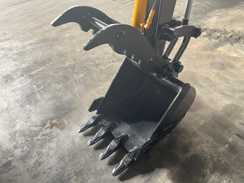 028.01 Komatsu PC38UU Mini Excavator S/N 1930