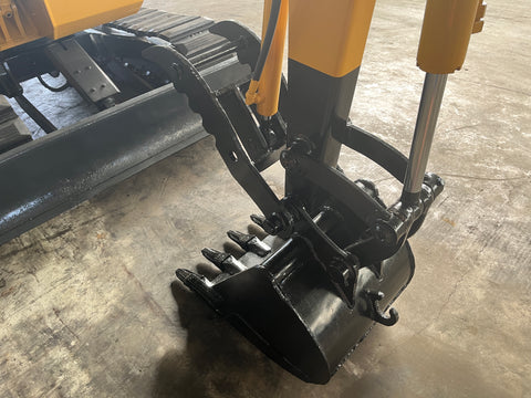 028.01 Komatsu PC38UU Mini Excavator S/N 1930