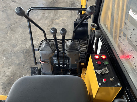 029.01 Komatsu PC28UU Mini Excavator S/N 3372