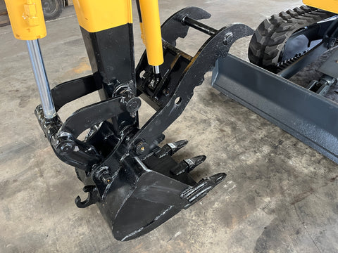 029.01 Komatsu PC28UU Mini Excavator S/N 3372