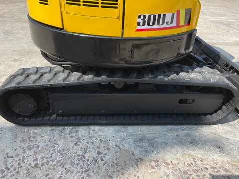 027.06 IHI 30UJ Mini Excavator S/N AA001839