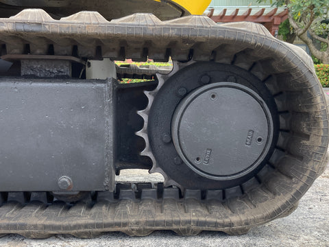 027.02 Komatsu PC28UU Mini Excavator S/N 2425