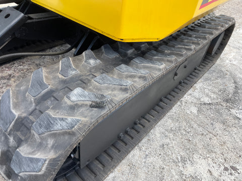 027.02 Komatsu PC28UU Mini Excavator S/N 2425