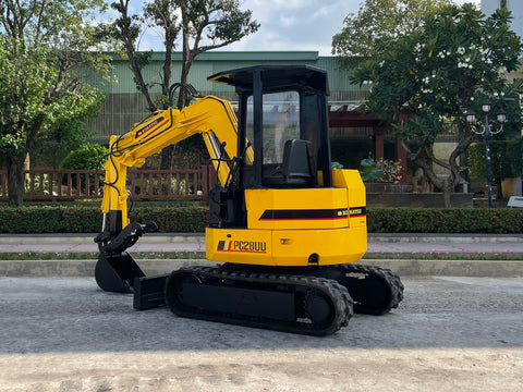 027.03 Komatsu PC28UU Mini Excavator S/N 2747