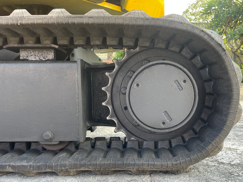 027.03 Komatsu PC28UU Mini Excavator S/N 2747