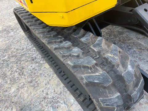 027.03 Komatsu PC28UU Mini Excavator S/N 2747