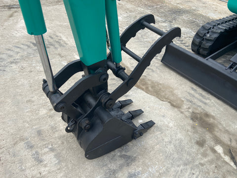 024.01 Komatsu PC20-7 Mini Excavator S/N 38012