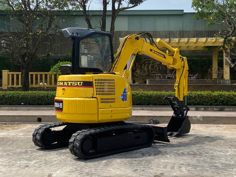 024.02 Komatsu PC28UU-2E Mini Excavator S/N 12261