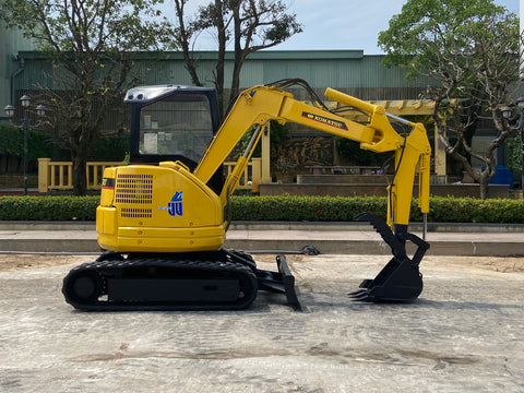 024.02 Komatsu PC28UU-2E Mini Excavator S/N 12261