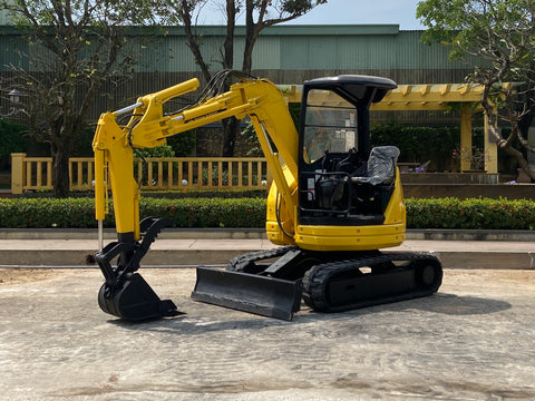 024.02 Komatsu PC28UU-2E Mini Excavator S/N 12261