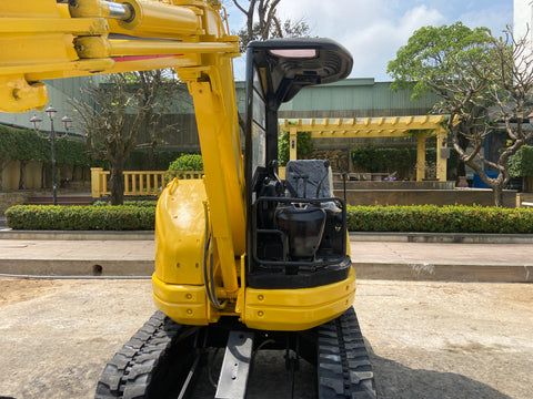 024.02 Komatsu PC28UU-2E Mini Excavator S/N 12261