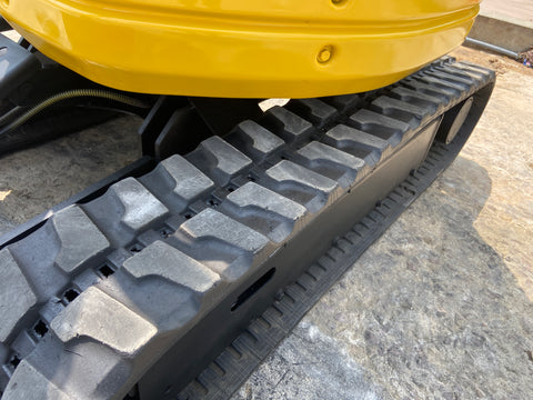 024.02 Komatsu PC28UU-2E Mini Excavator S/N 12261