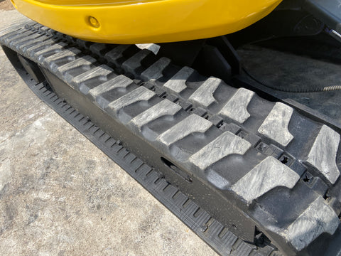 024.02 Komatsu PC28UU-2E Mini Excavator S/N 12261