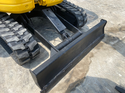 024.02 Komatsu PC28UU-2E Mini Excavator S/N 12261