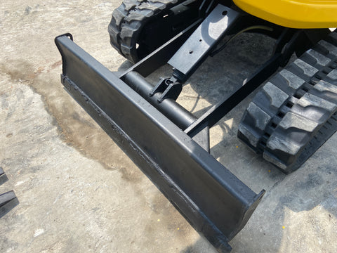 024.02 Komatsu PC28UU-2E Mini Excavator S/N 12261