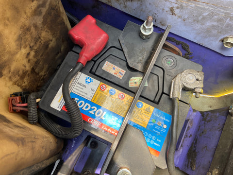 024.02 Komatsu PC28UU-2E Mini Excavator S/N 12261