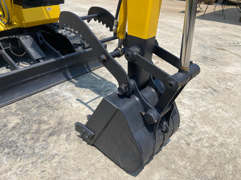 024.06 Komatsu PC50UU Mini Excavator S/N 6552