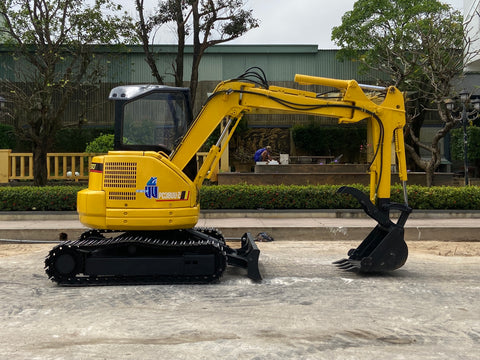 024.04 Komatsu PC38UU-2E Mini Excavator S/N 4732
