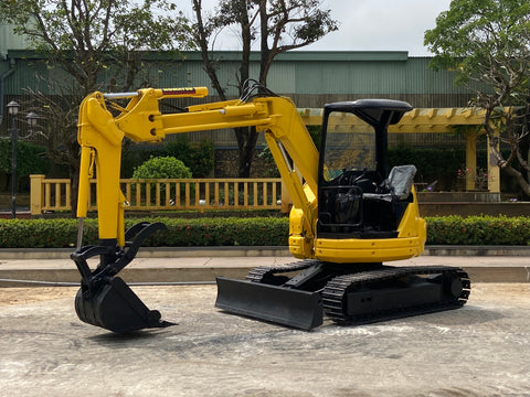 024.04 Komatsu PC38UU-2E Mini Excavator S/N 4732