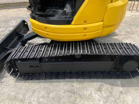 024.04 Komatsu PC38UU-2E Mini Excavator S/N 4732