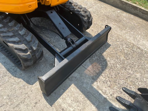 030.01 Komatsu PC28UU-2E Mini Excavator S/N 13838