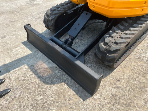 030.01 Komatsu PC28UU-2E Mini Excavator S/N 13838