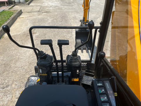 030.03 Komatsu PC38UU Mini Excavator S/N 1809