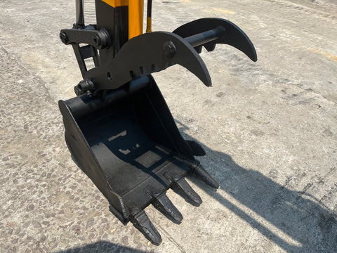 030.03 Komatsu PC38UU Mini Excavator S/N 1809